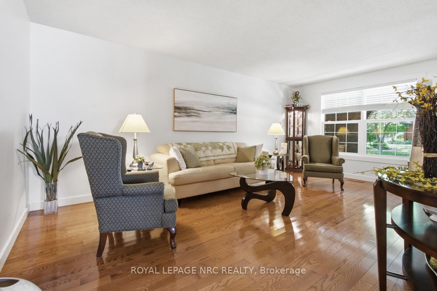 37 Spruceside Crescent • Pelham, ON photo 3
