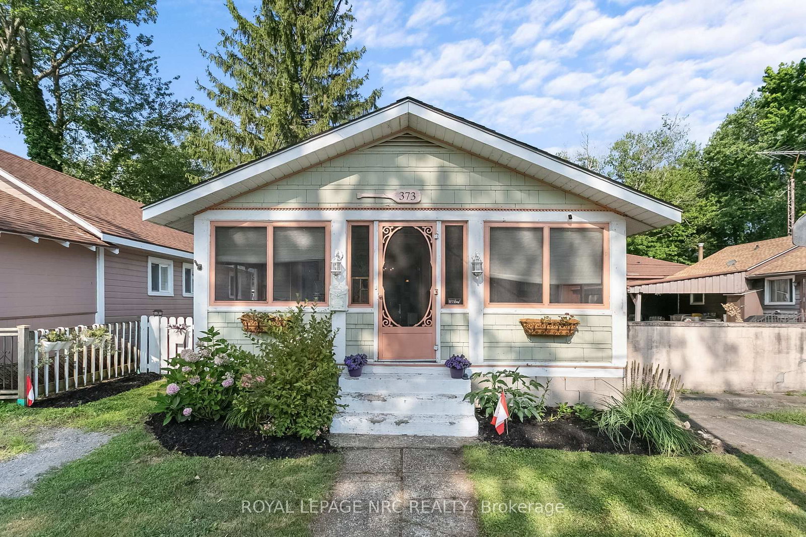 373 OAKWOOD Avenue • Fort Erie, ON photo 1