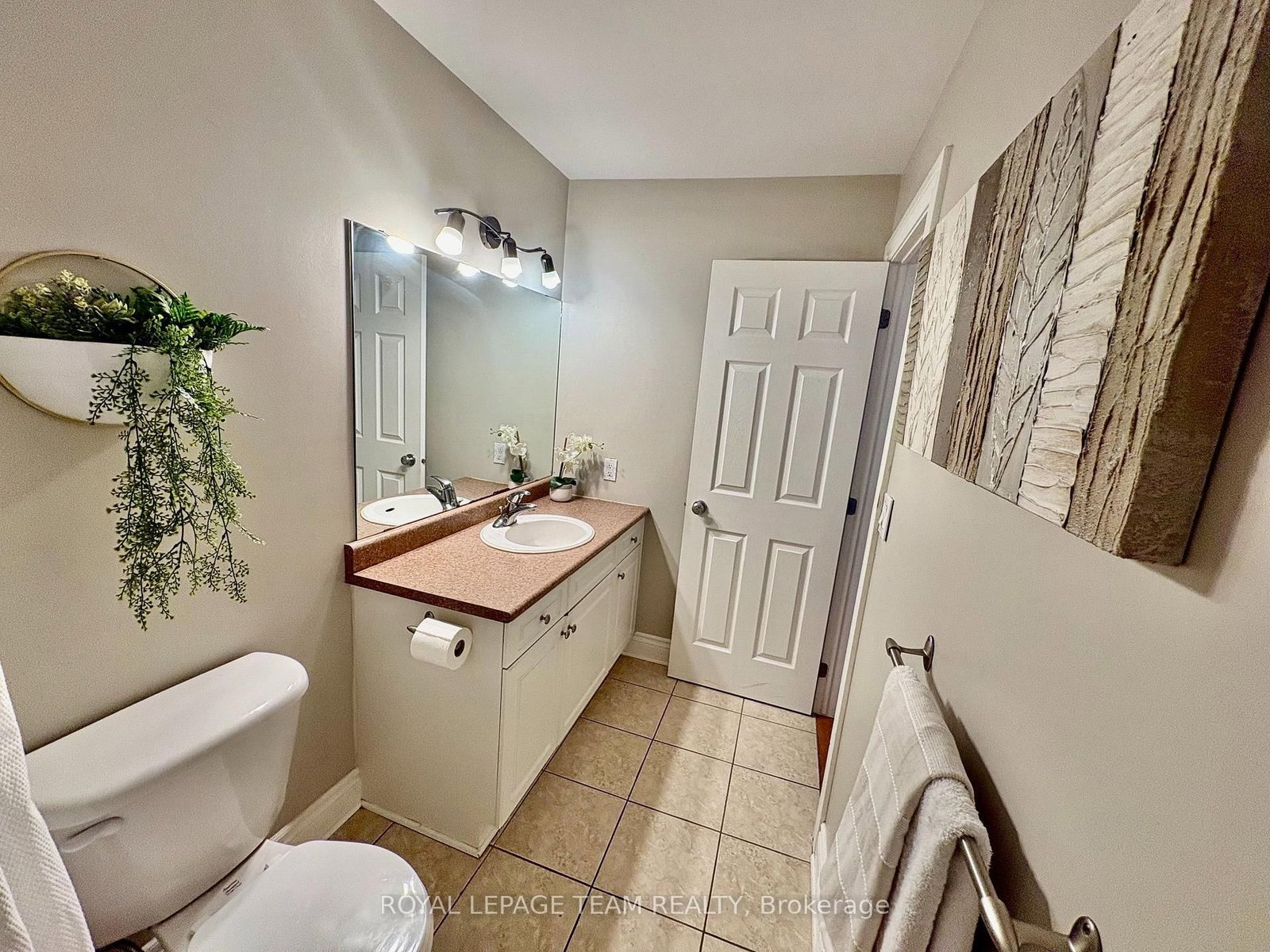 253 Berrigan Drive • Ottawa, ON photo 28