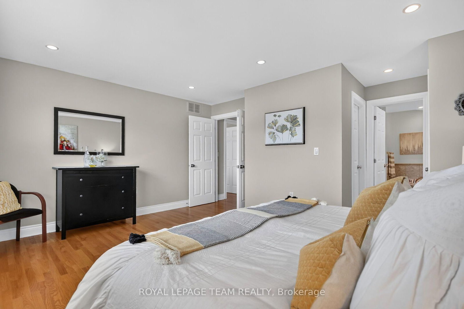 253 Berrigan Drive • Ottawa, ON photo 34
