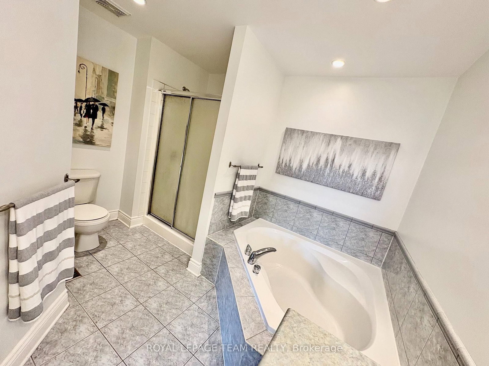 253 Berrigan Drive • Ottawa, ON photo 35