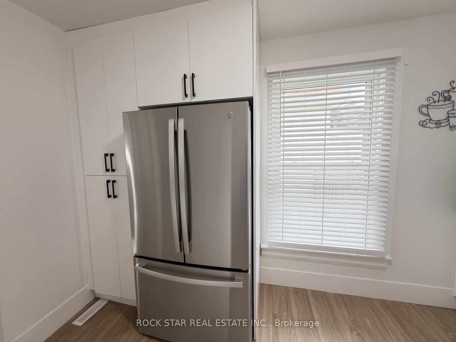 1211 Lincoln Road • Windsor, ON photo 10