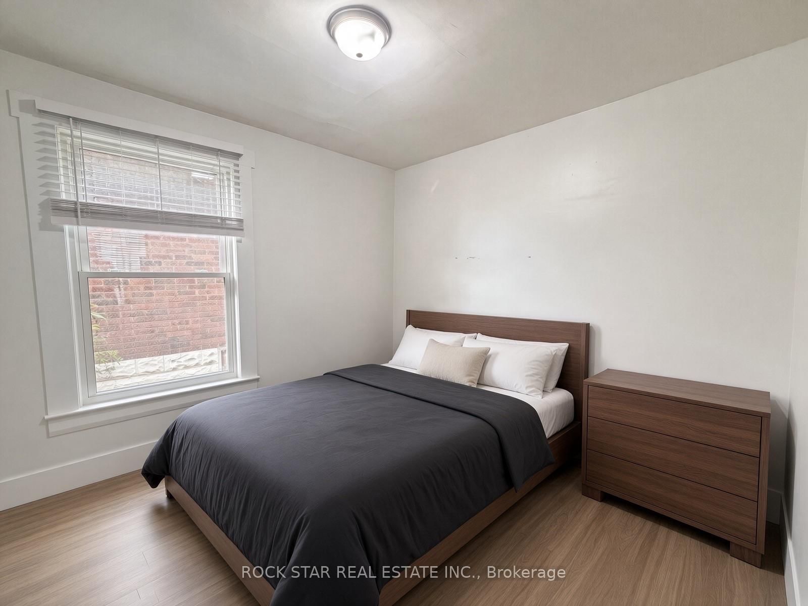 1211 Lincoln Road • Windsor, ON photo 15