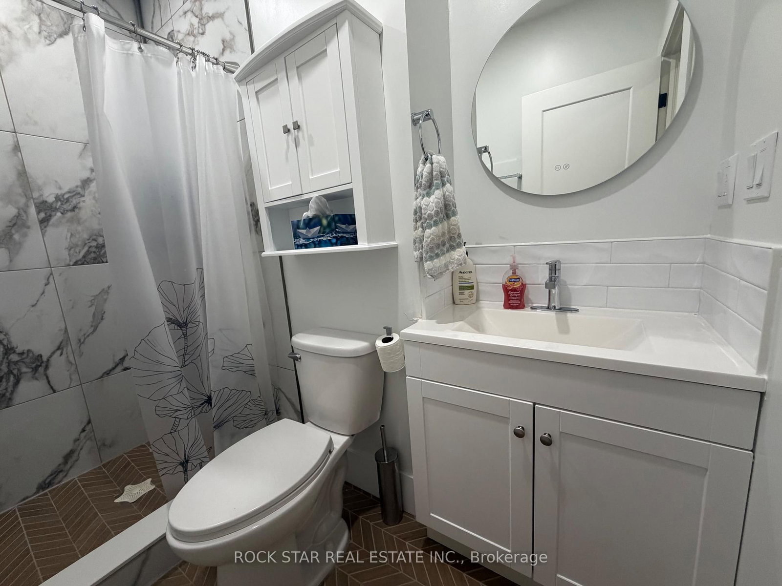 1211 Lincoln Road • Windsor, ON photo 17