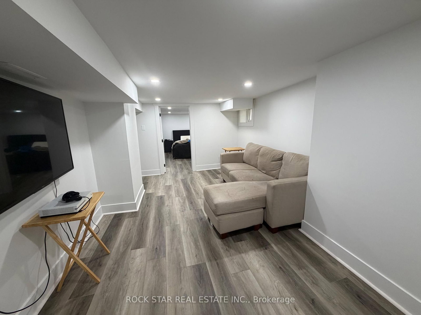 1211 Lincoln Road • Windsor, ON photo 19