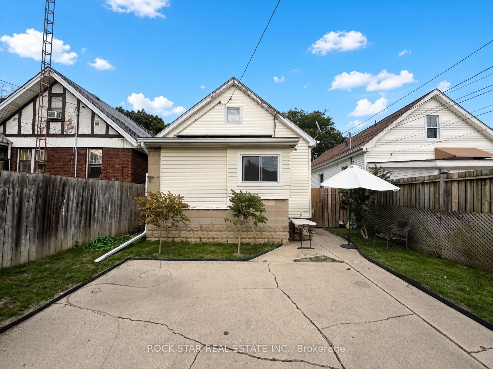 1211 Lincoln Road • Windsor, ON photo 23
