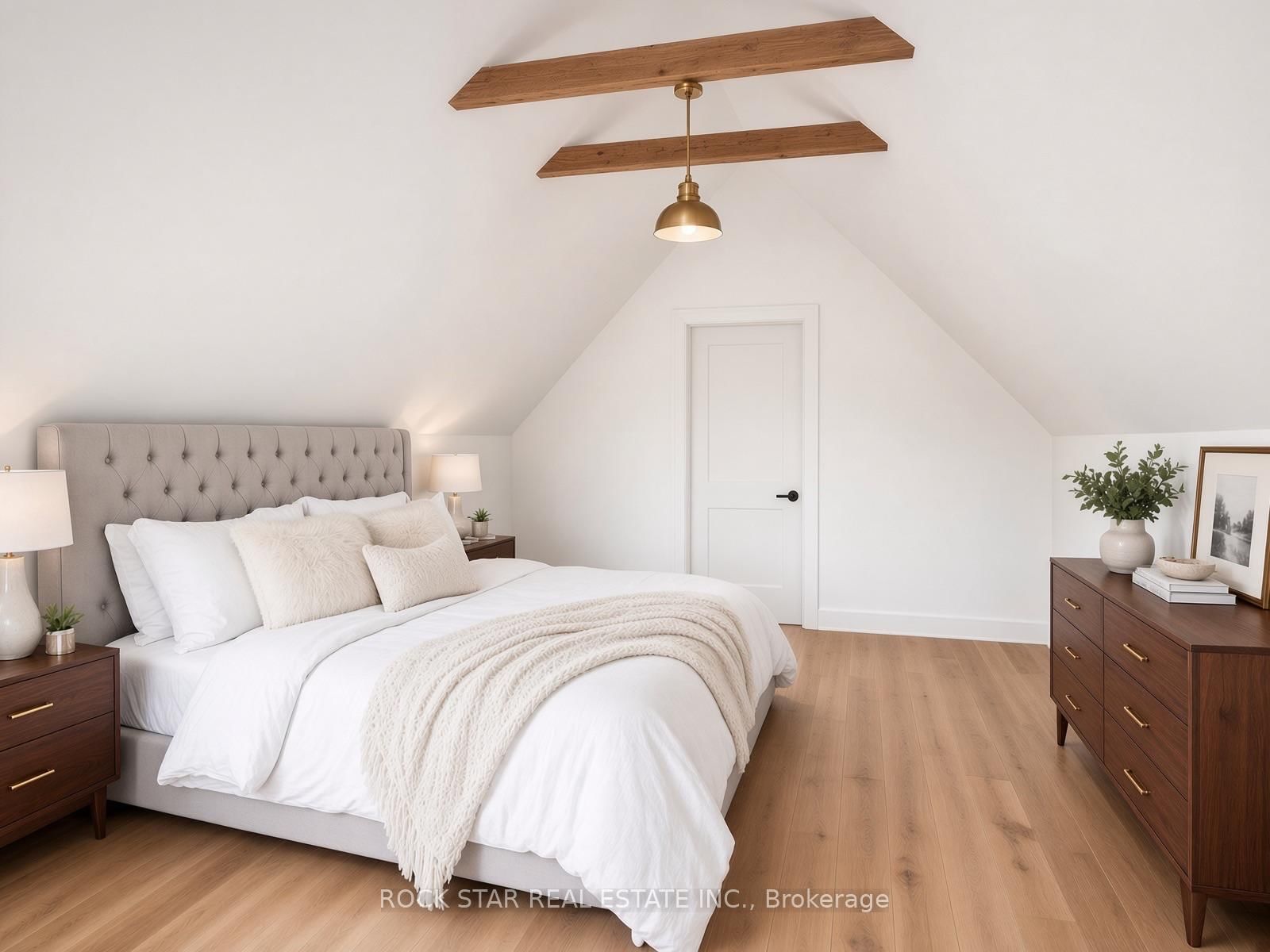 1211 Lincoln Road • Windsor, ON photo 24