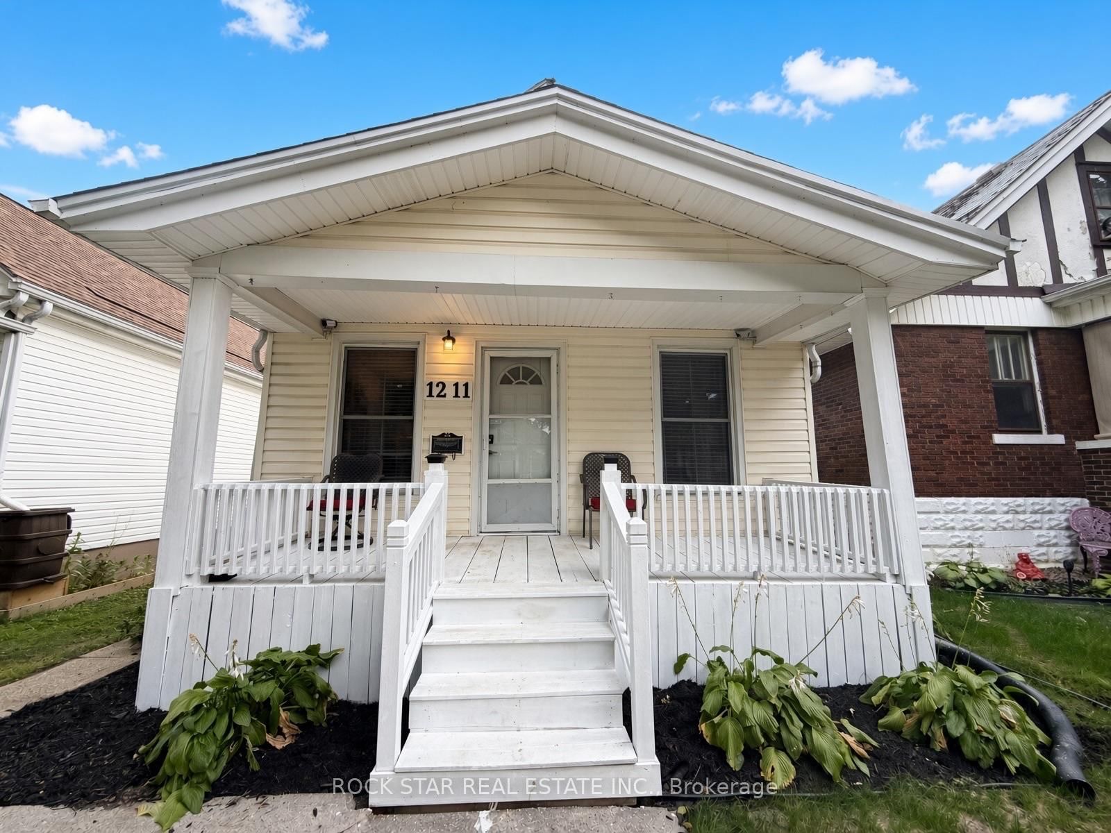 1211 Lincoln Road • Windsor, ON photo 6
