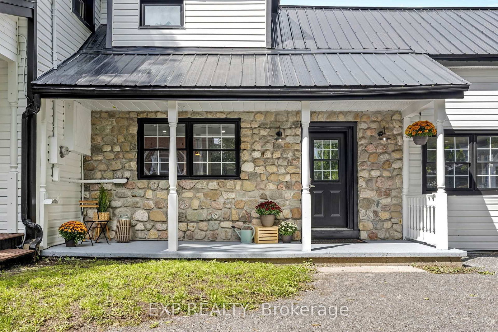 3465 MCBEAN Street • Richmond, ON photo 8