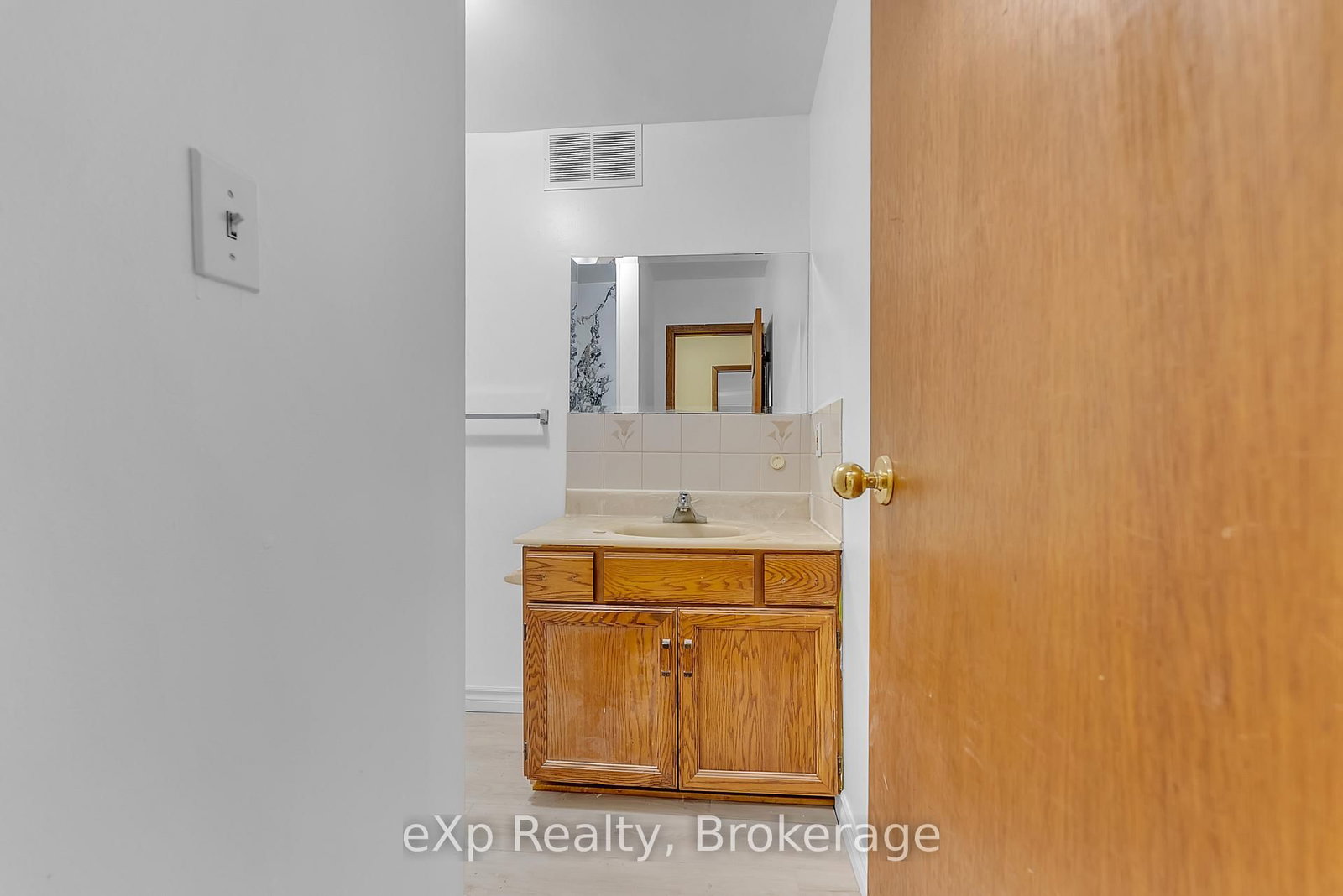 Apt 2 - 2 King Street, Quinte West 5