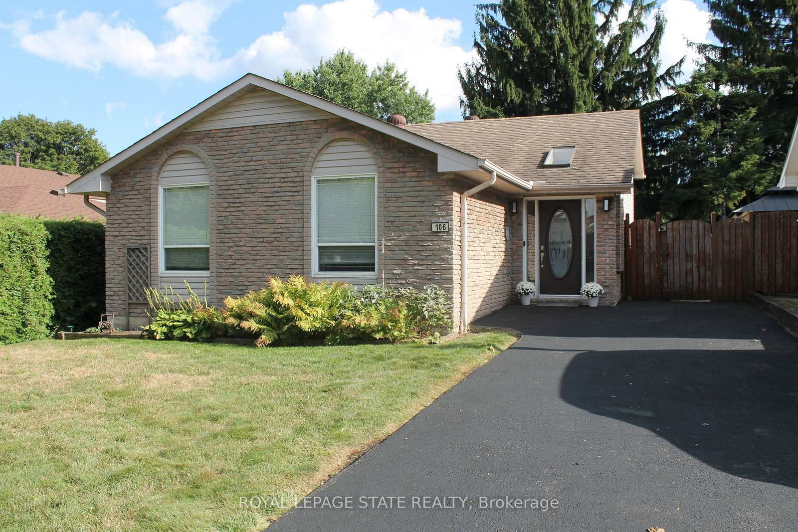 106 Appleford Road • Hamilton, ON photo 1
