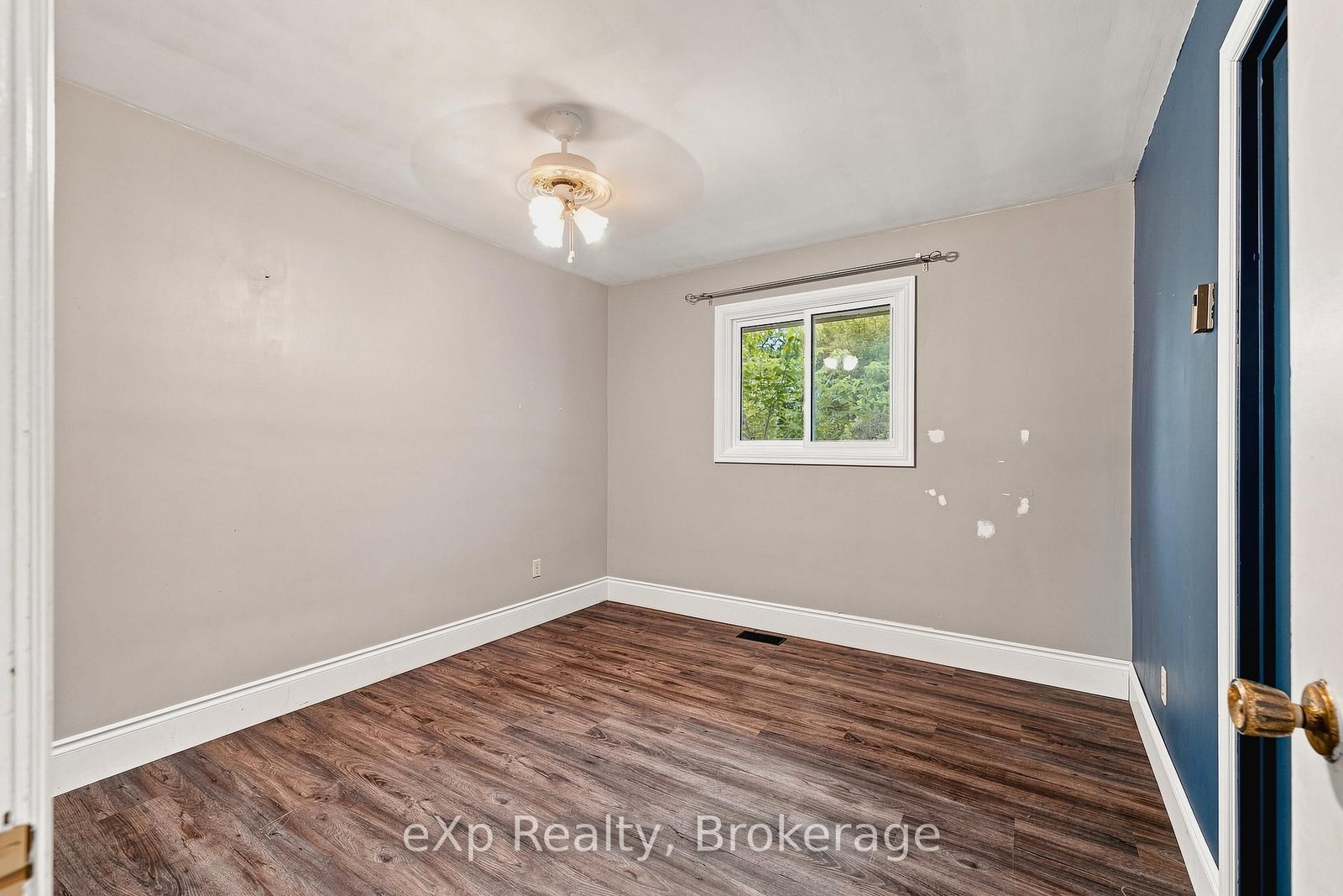 236 Bruce Street S • West Grey, ON photo 13