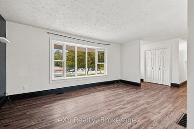 236 Bruce Street S • West Grey, ON photo 6