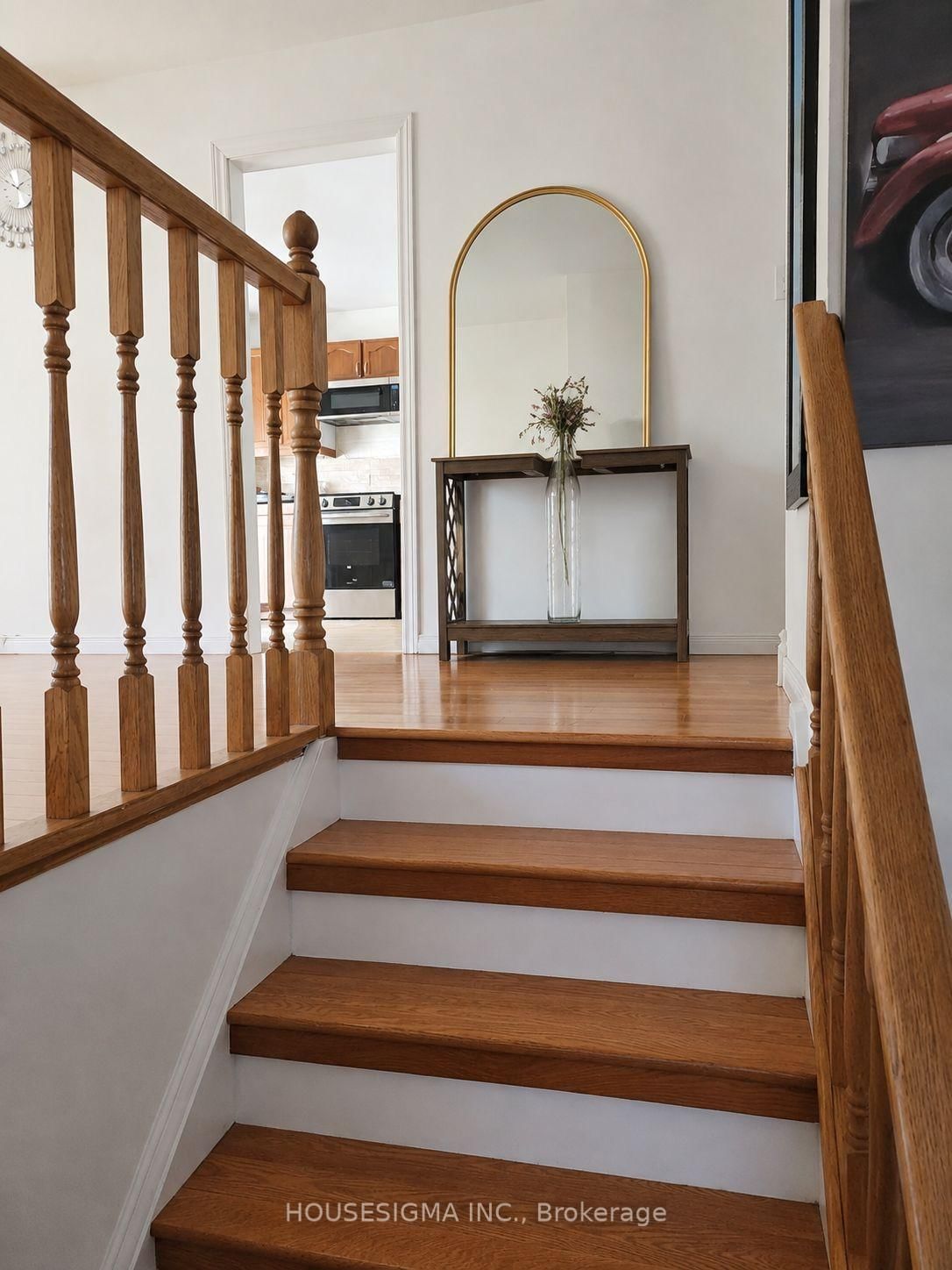 547 Barnes Crescent • Peterborough, ON photo 3