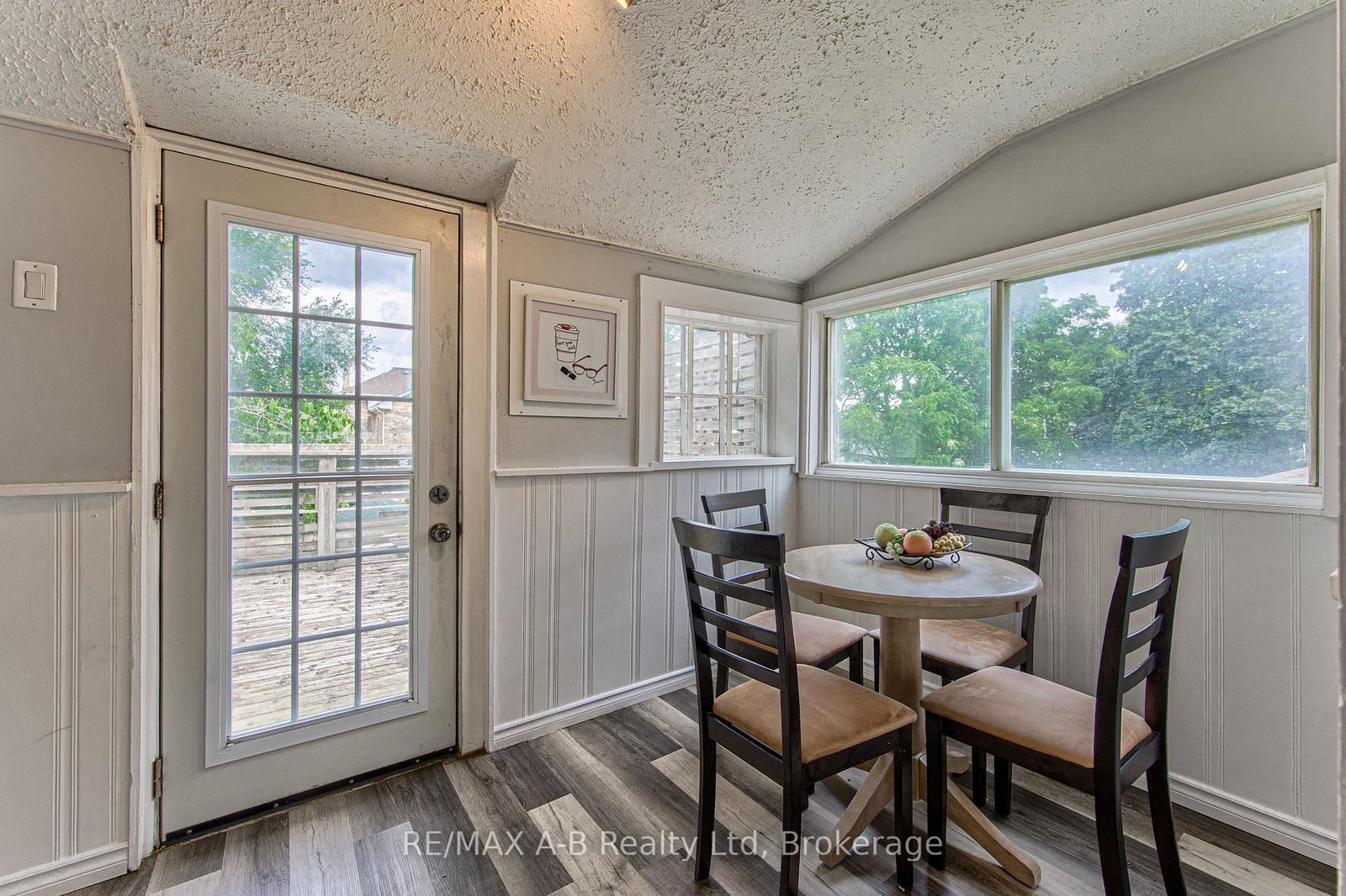 40 Douro Street • Stratford, ON photo 31