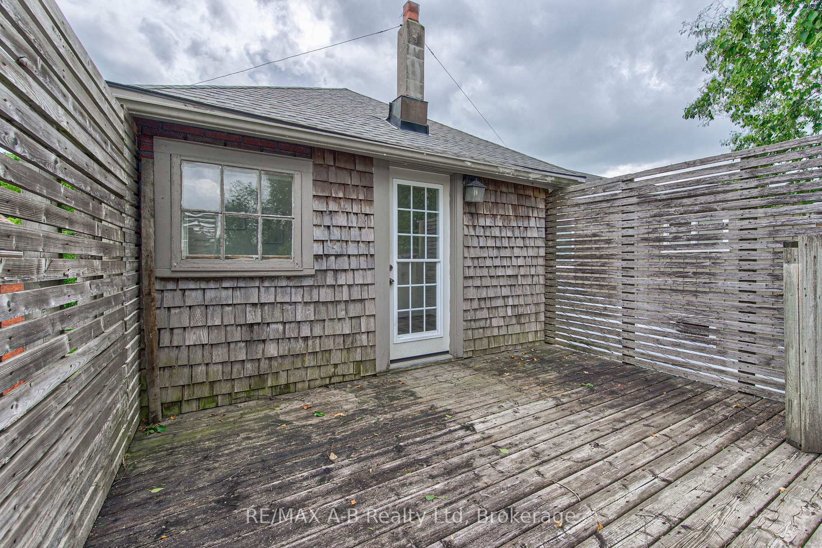40 Douro Street • Stratford, ON photo 33
