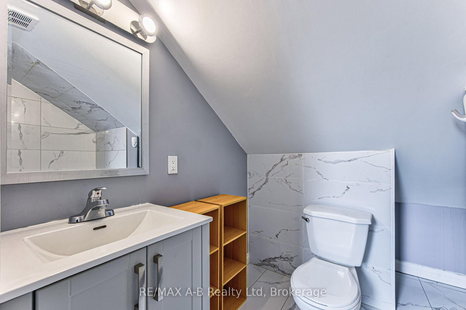40 Douro Street • Stratford, ON photo 38