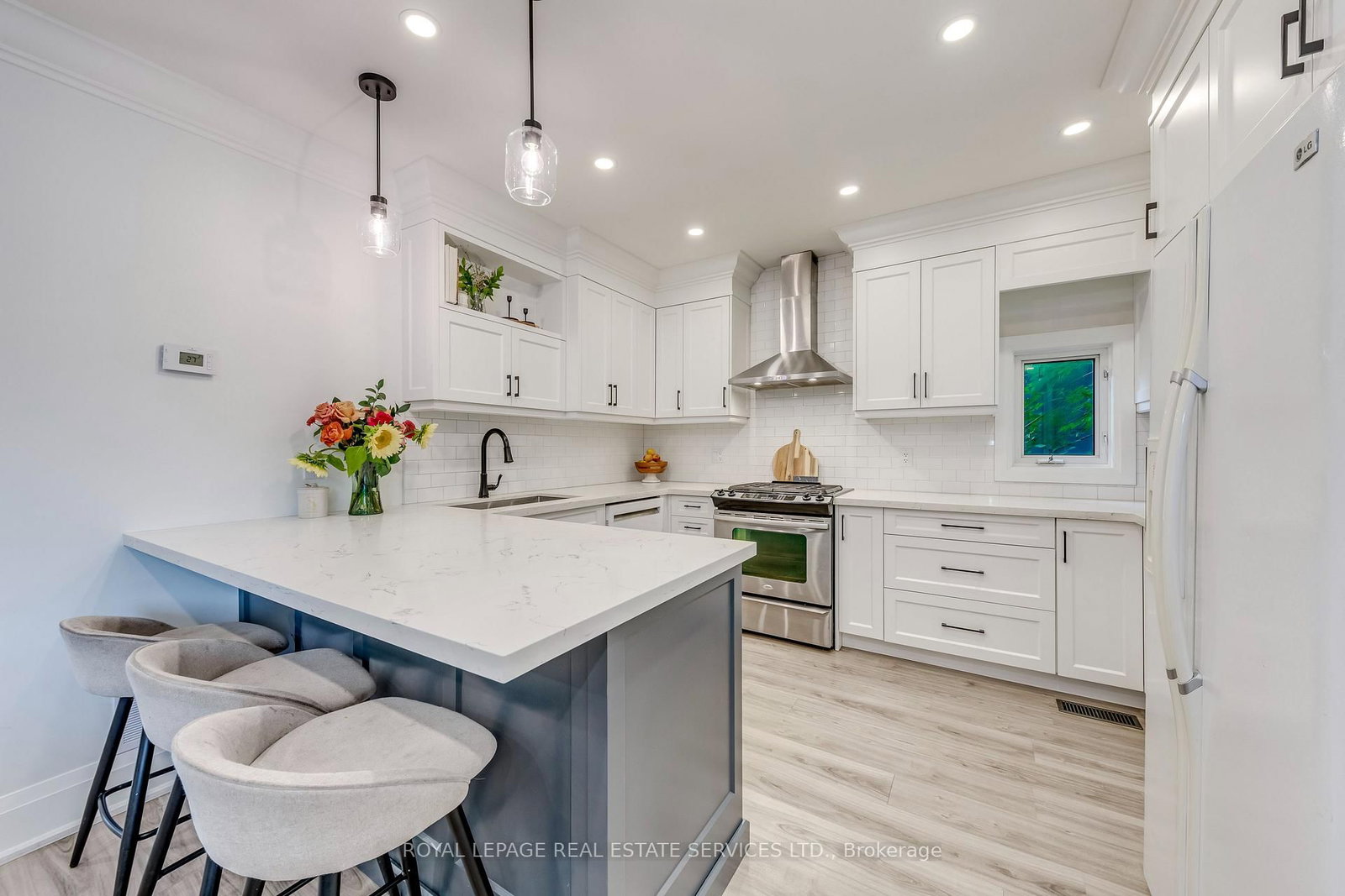 6 Rembe Avenue • Hamilton, ON photo 17