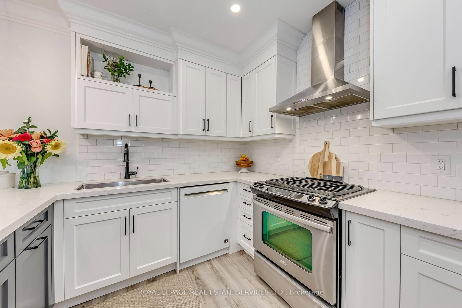 6 Rembe Avenue • Hamilton, ON photo 21