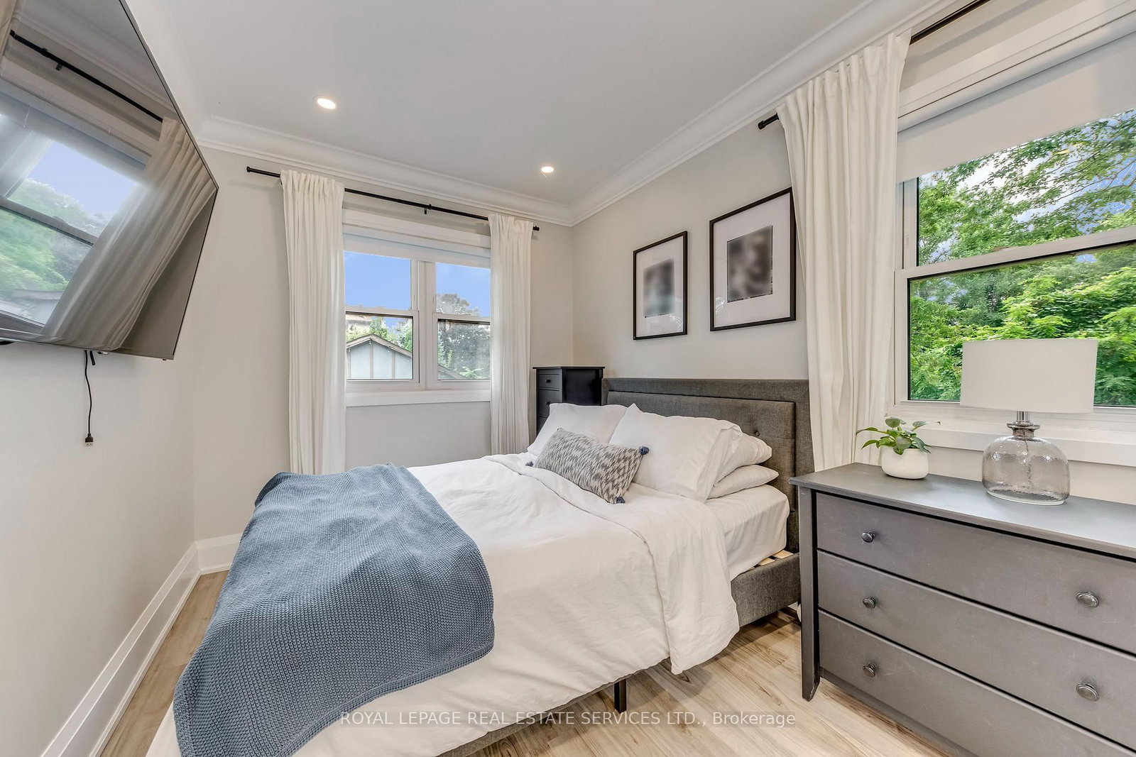 6 Rembe Avenue • Hamilton, ON photo 25