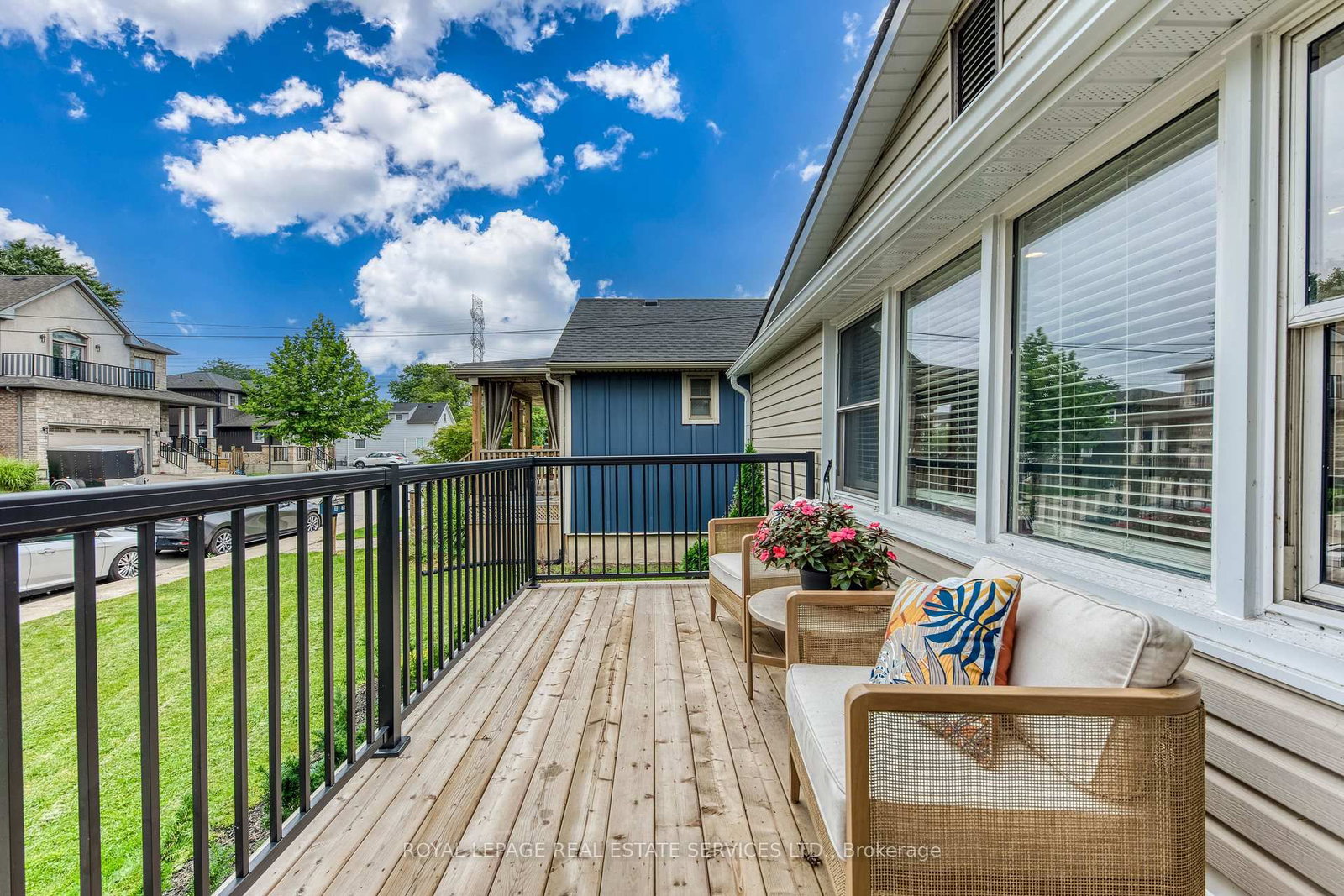 6 Rembe Avenue • Hamilton, ON photo 4