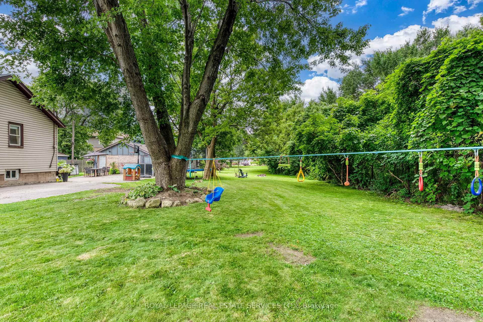 6 Rembe Avenue • Hamilton, ON photo 46