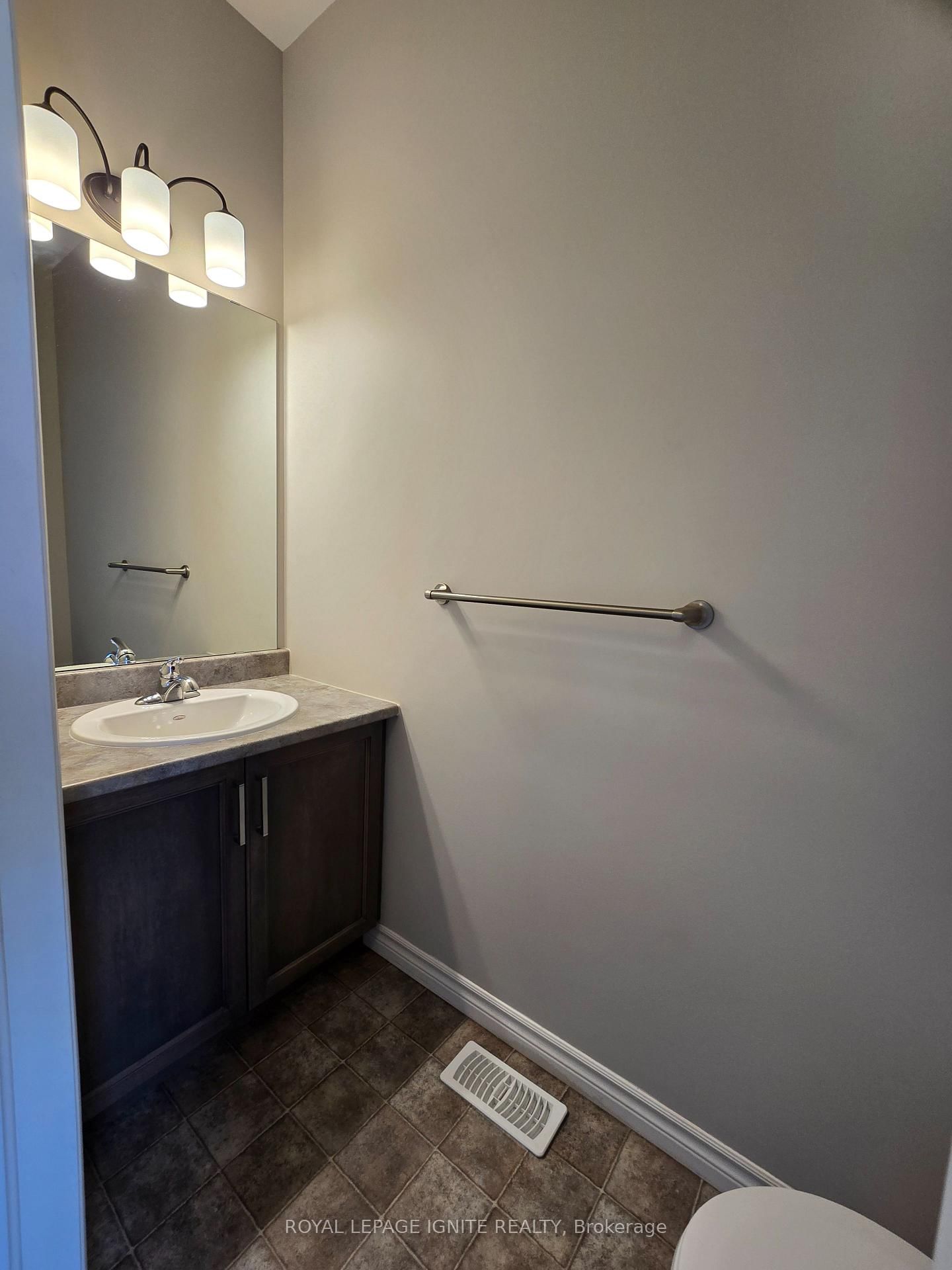 52 Cottonwood Drive • Belleville, ON photo 9