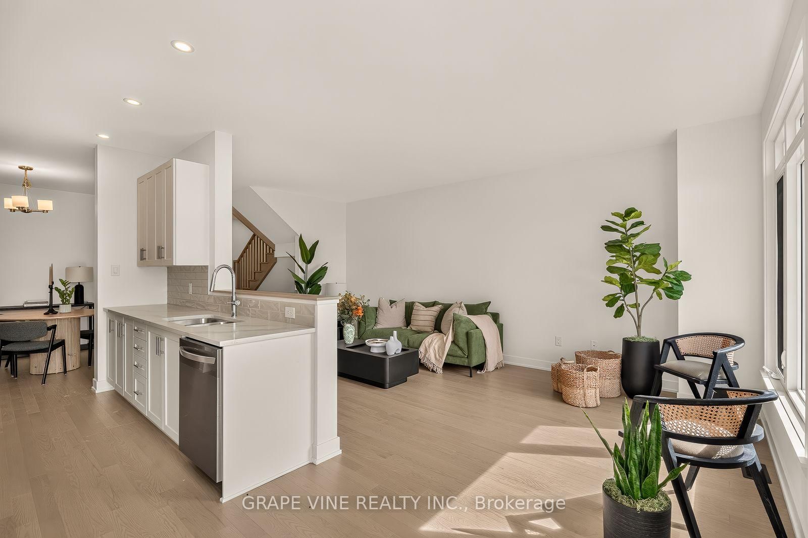 451 Haresfield Court • Ottawa, ON photo 19