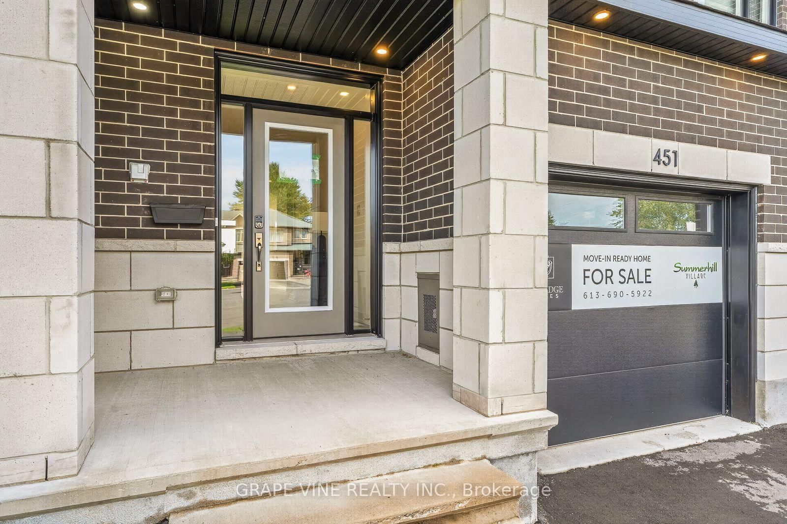 451 Haresfield Court • Ottawa, ON photo 3