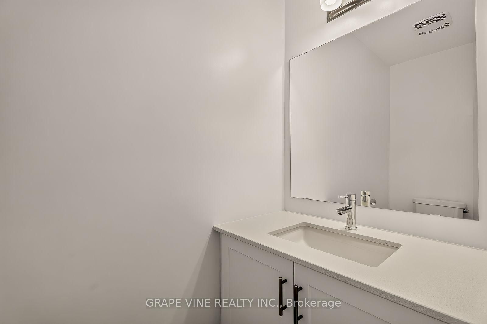451 Haresfield Court • Ottawa, ON photo 7