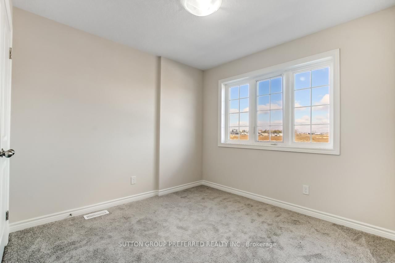 371 KENNINGTON Way • London South, ON photo 17