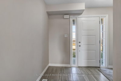 371 KENNINGTON Way • London South, ON photo 2