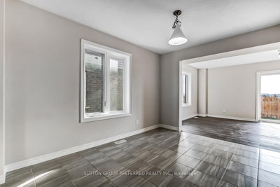 371 KENNINGTON Way • London South, ON photo 6