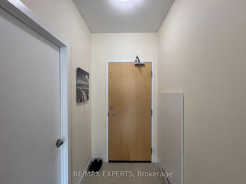 705 - 100 Garment Street