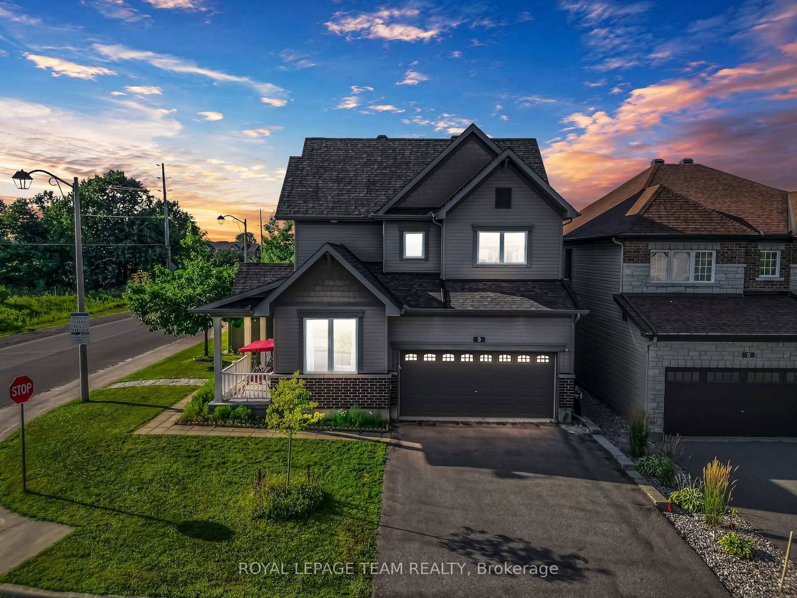 3 Stoneleigh Street • Ottawa, ON photo 1