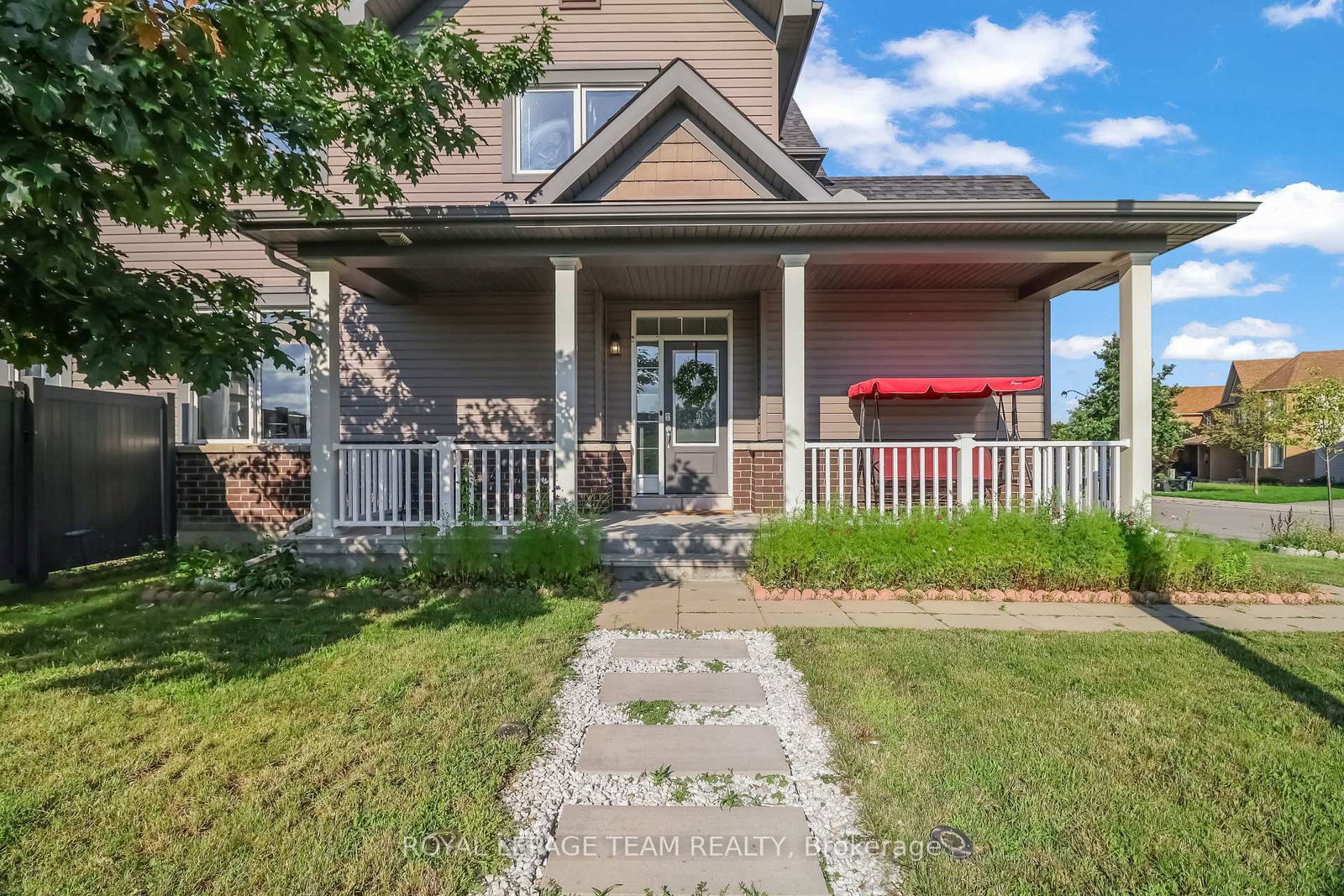 3 Stoneleigh Street • Ottawa, ON photo 4