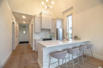 281 ELMWOOD Avenue • Fort Erie, ON photo 9
