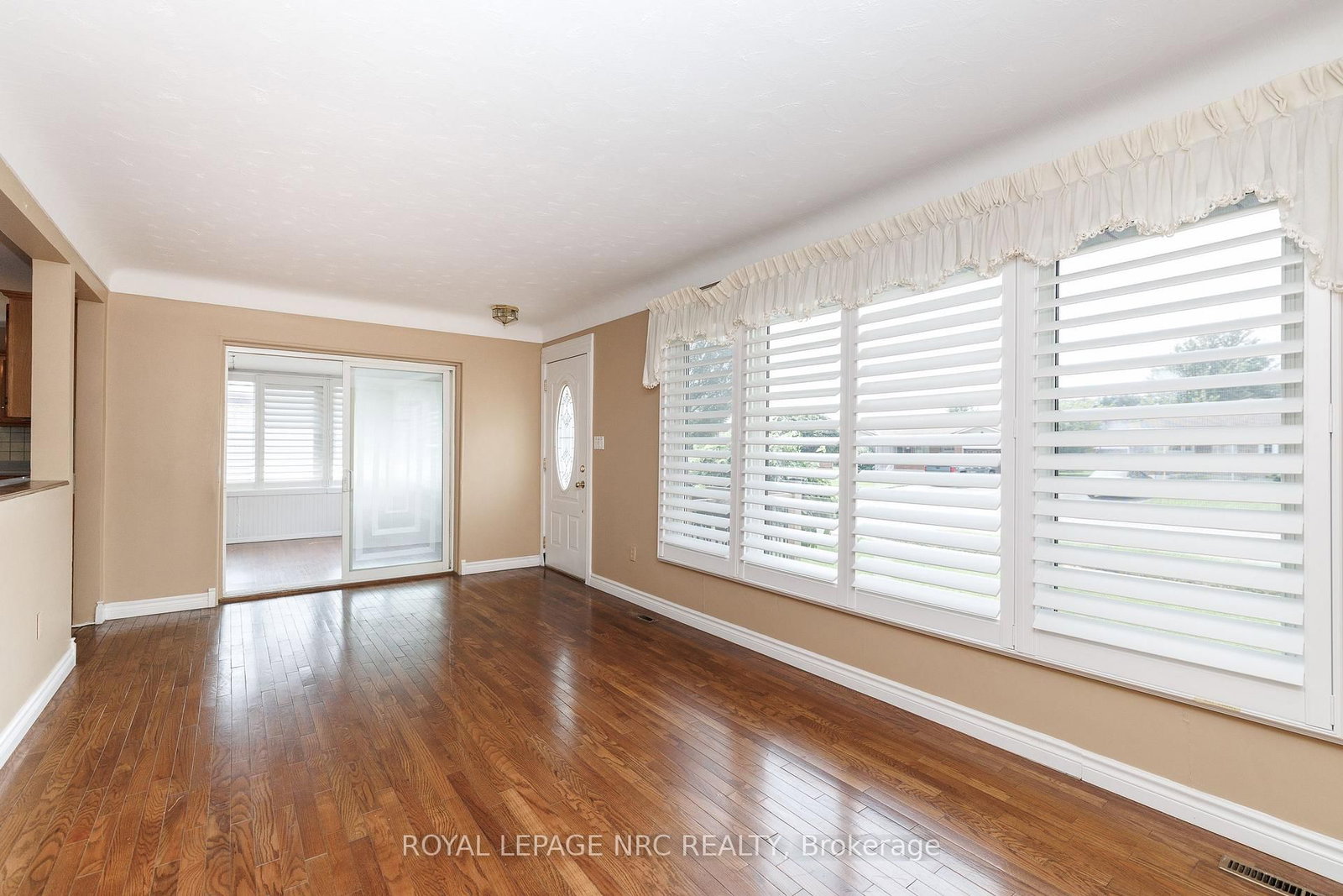15 Memorial Park Drive • Welland, ON photo 12