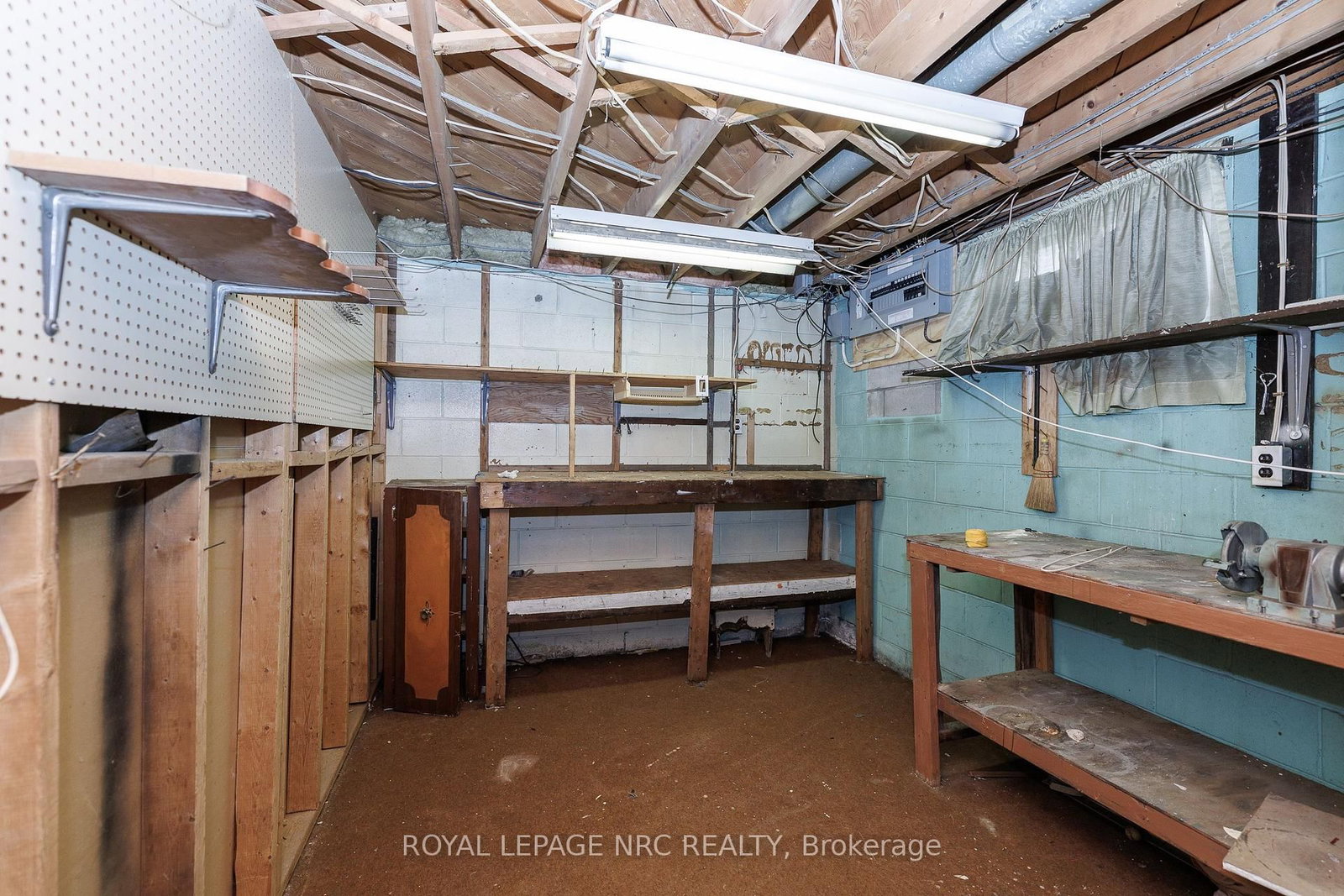 15 Memorial Park Drive • Welland, ON photo 29