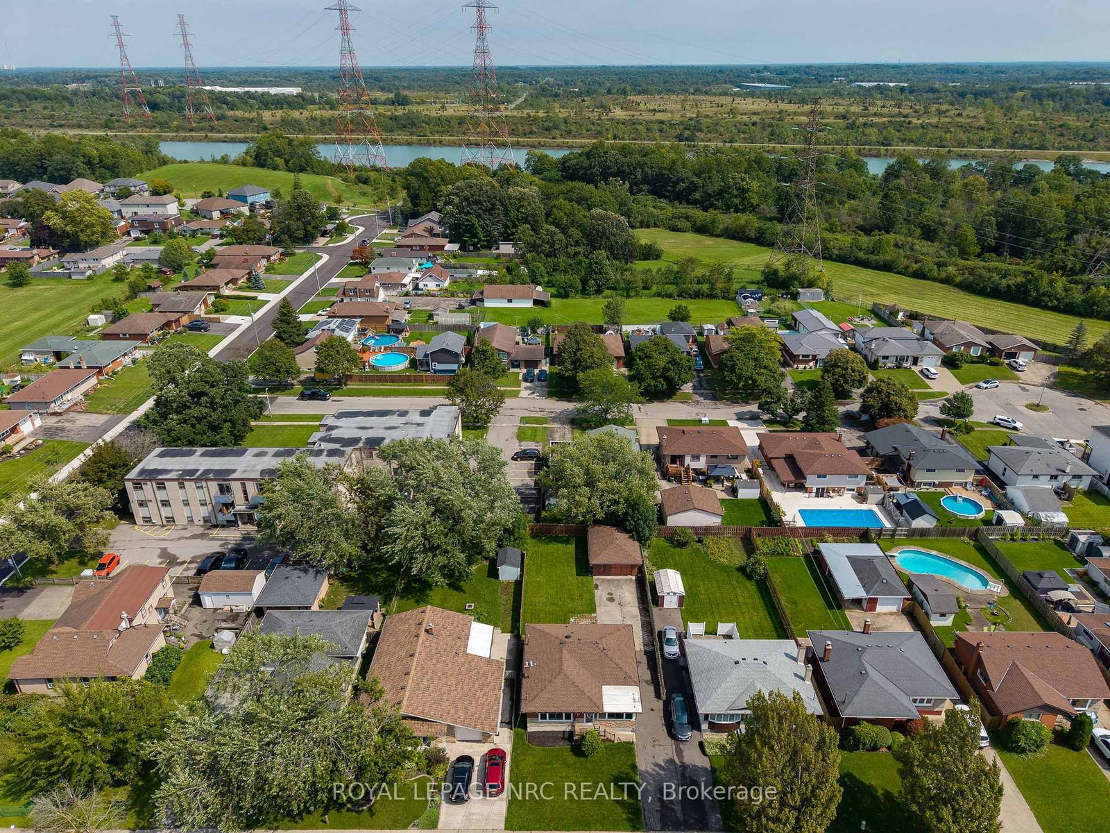 15 Memorial Park Drive • Welland, ON photo 40