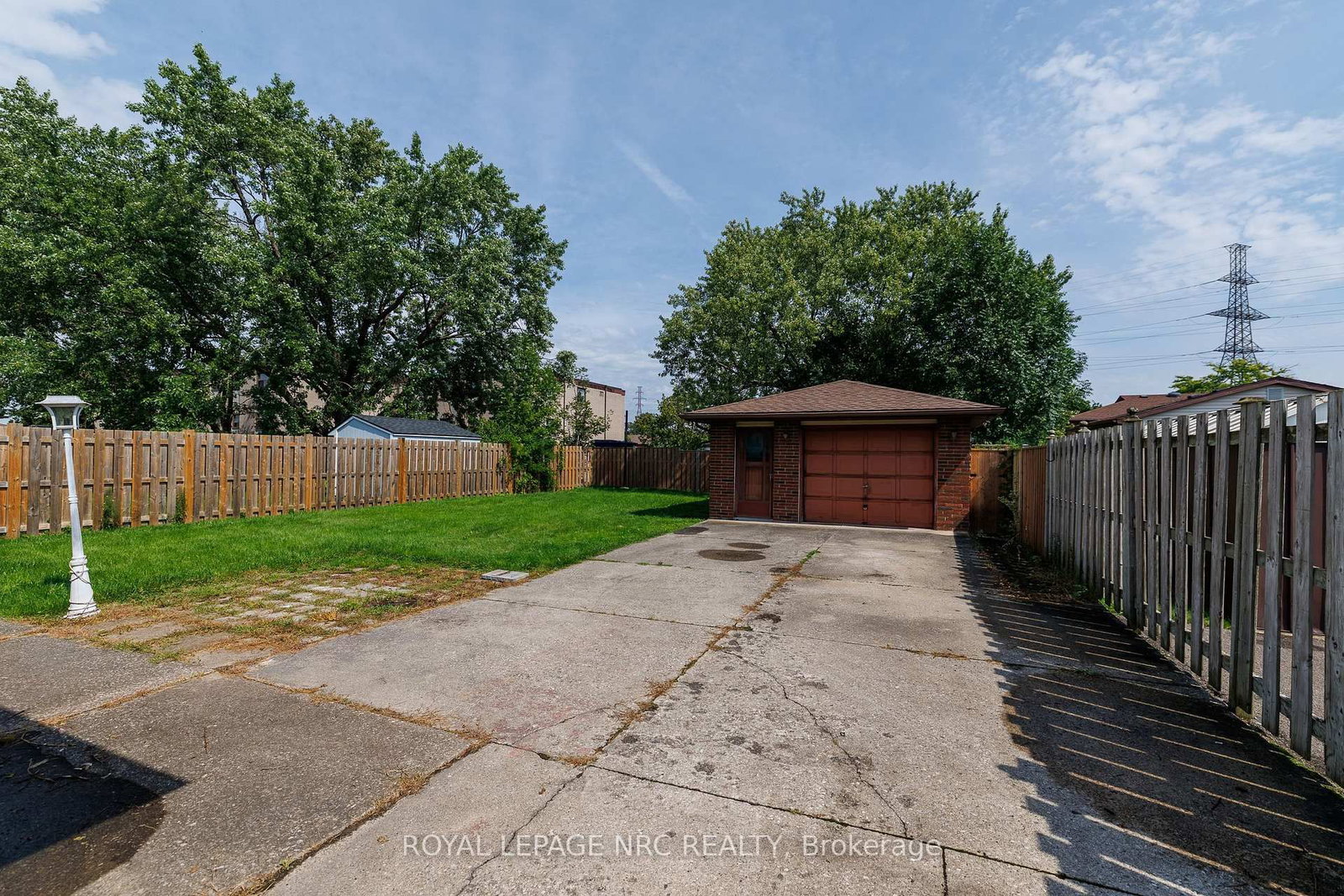 15 Memorial Park Drive • Welland, ON photo 9