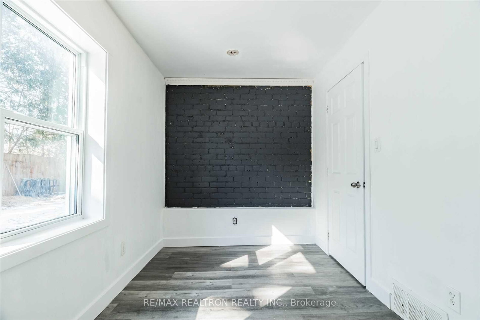 26 Florence Street • Chatham-Kent, ON photo 13