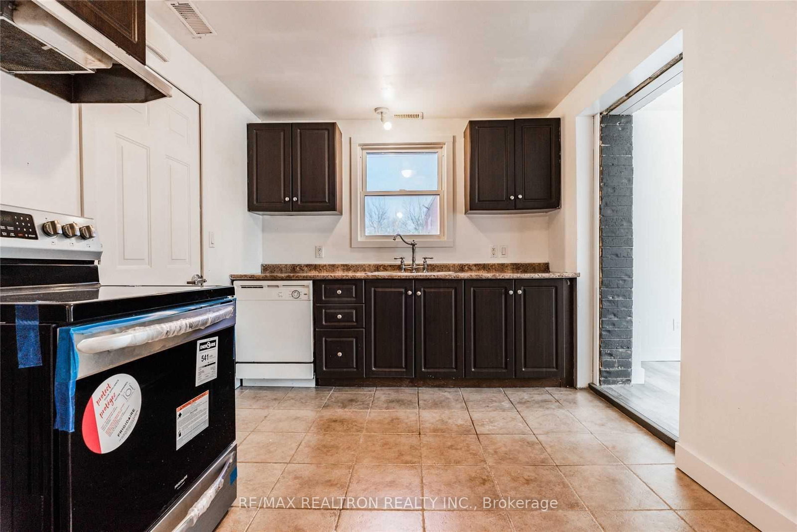 26 Florence Street • Chatham-Kent, ON photo 8