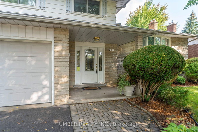 20 Bishop Crt photo 4
