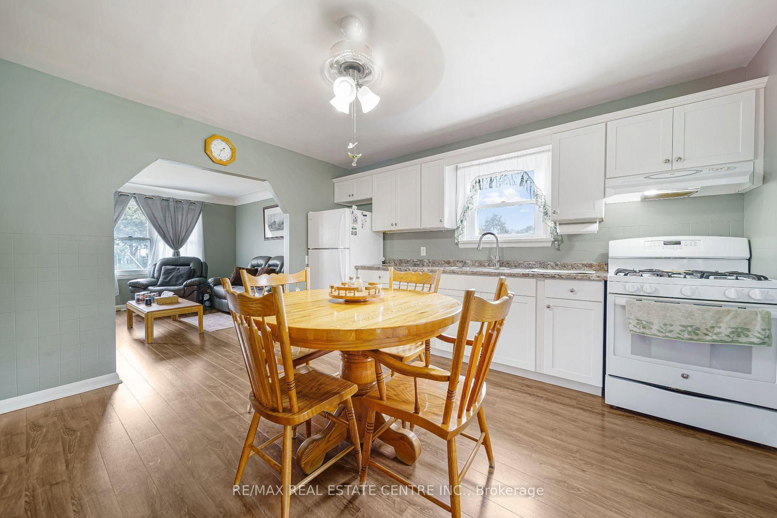 205 Crysler Street • Norfolk, ON photo 8