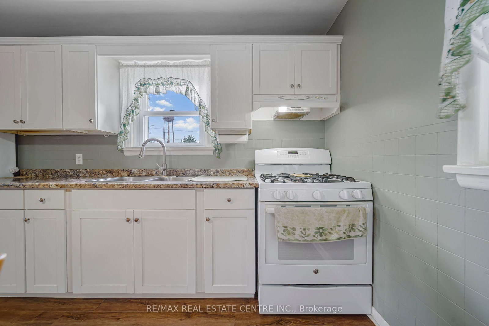 205 Crysler Street • Norfolk, ON photo 9