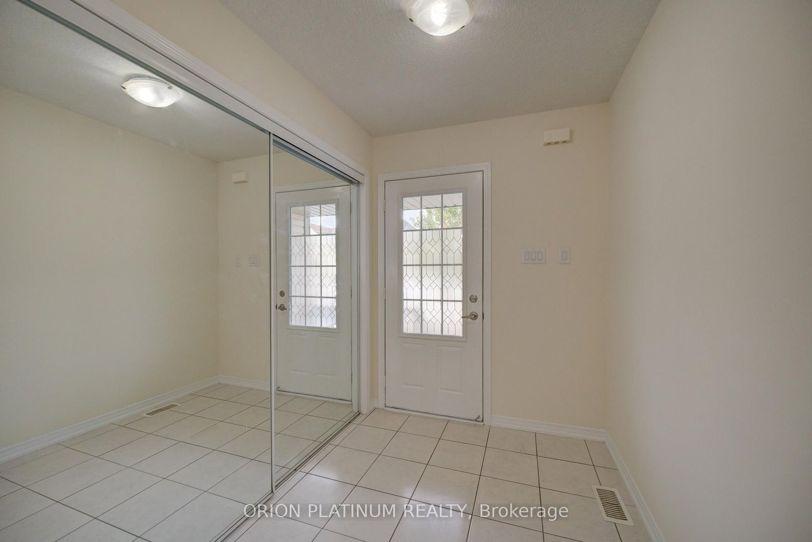 140 Munro Circle — photo 3