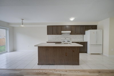140 Munro Circle • Brantford, ON photo 4