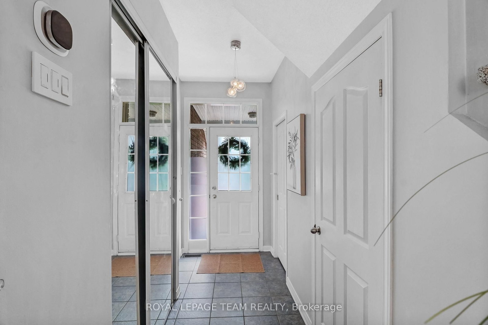 74 Milner Downs Crescent • Kanata, ON photo 3