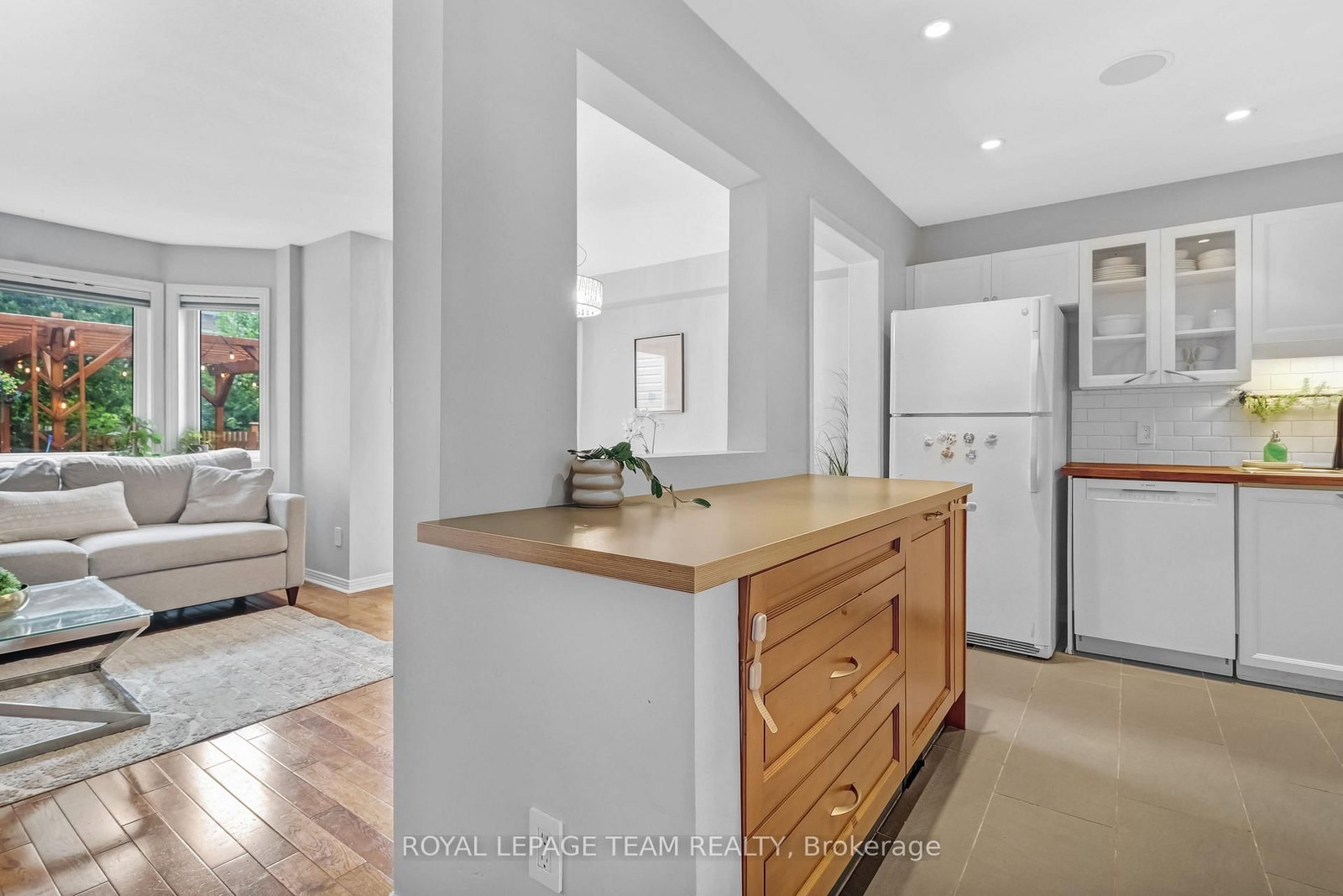 74 Milner Downs Crescent • Kanata, ON photo 8